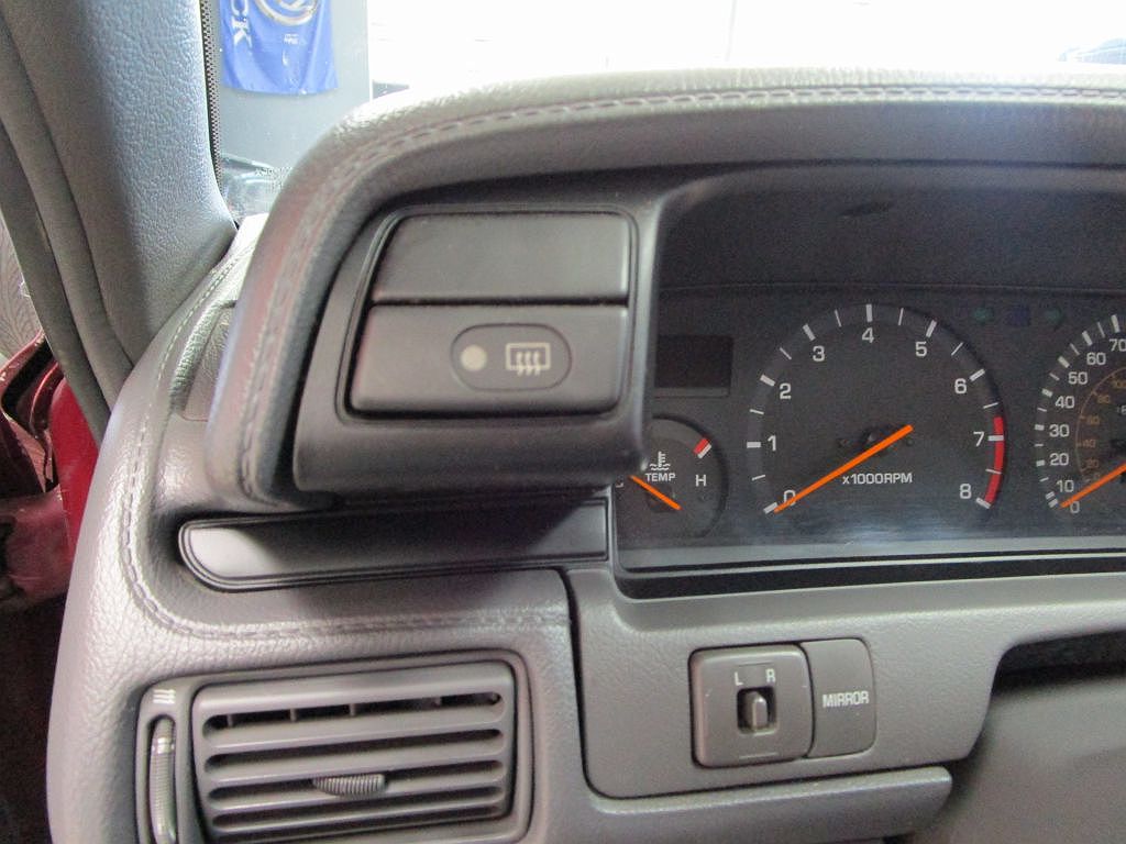 1991 Toyota Camry LE image 38