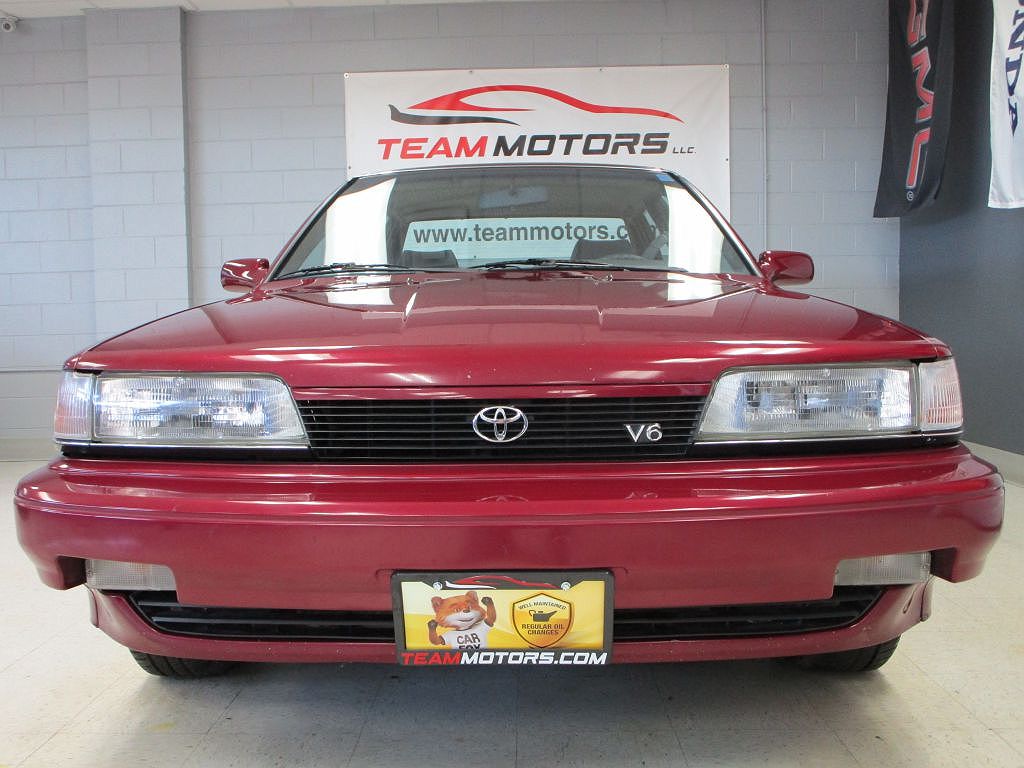 1991 Toyota Camry LE image 4