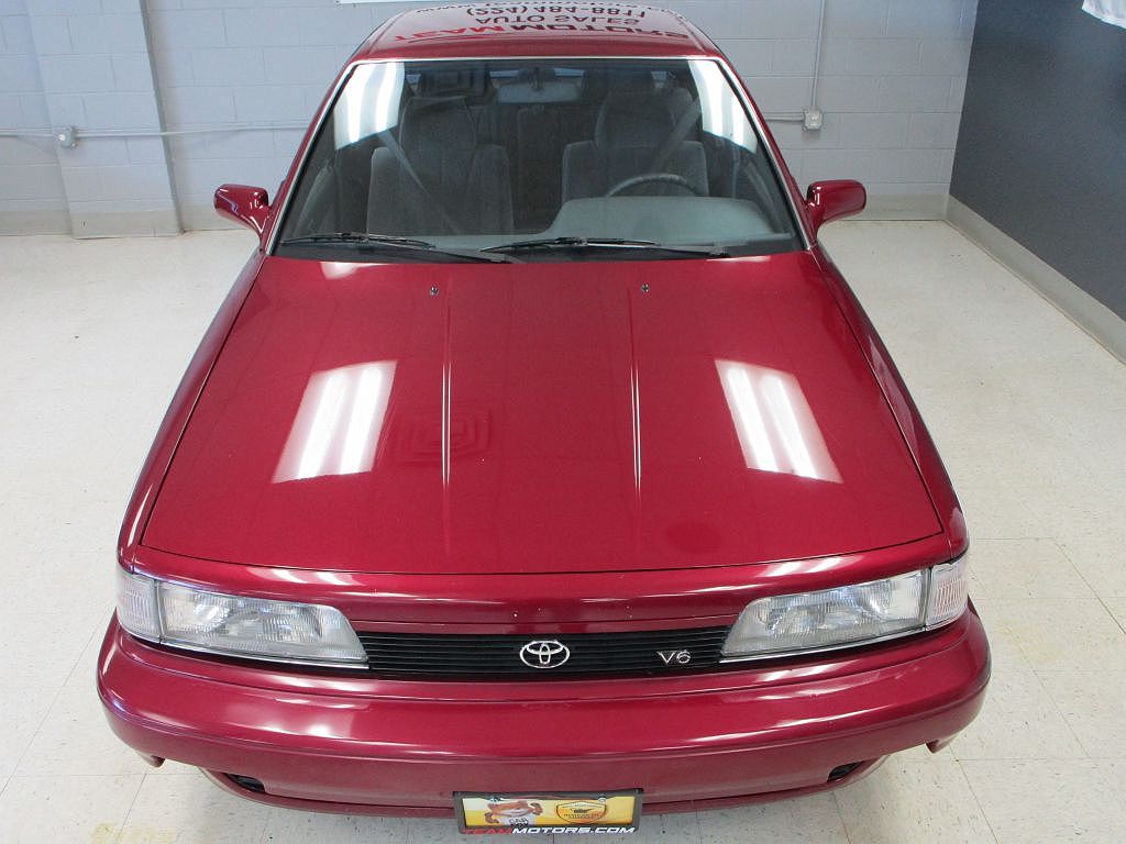 1991 Toyota Camry LE image 5