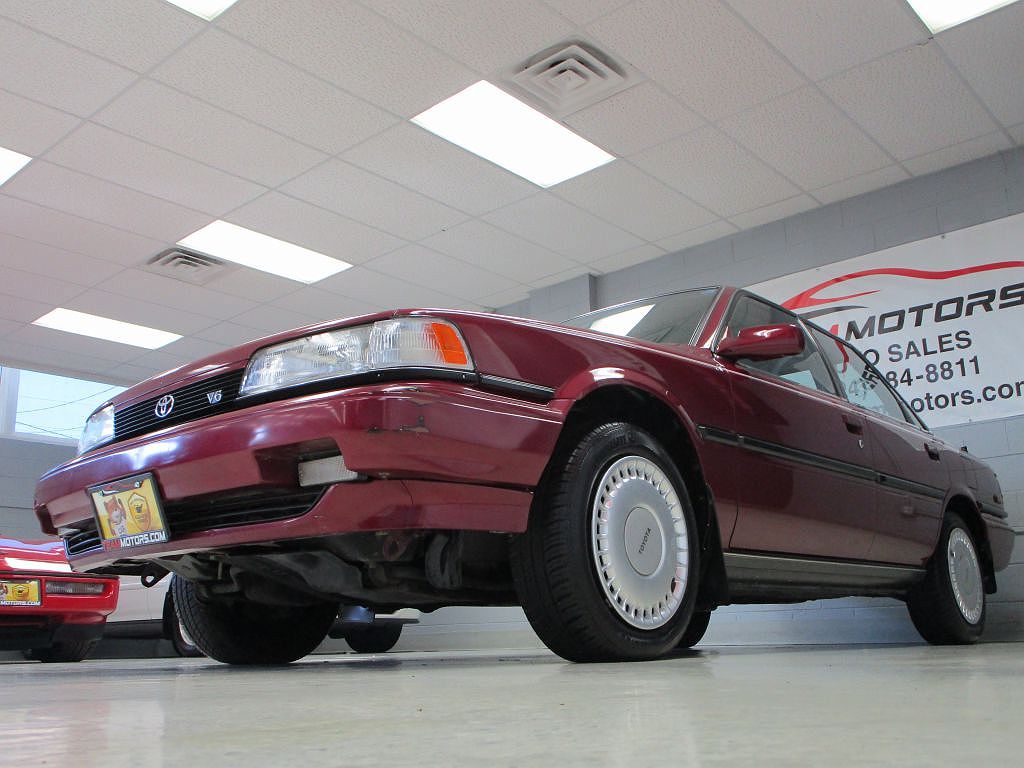 1991 Toyota Camry LE image 7