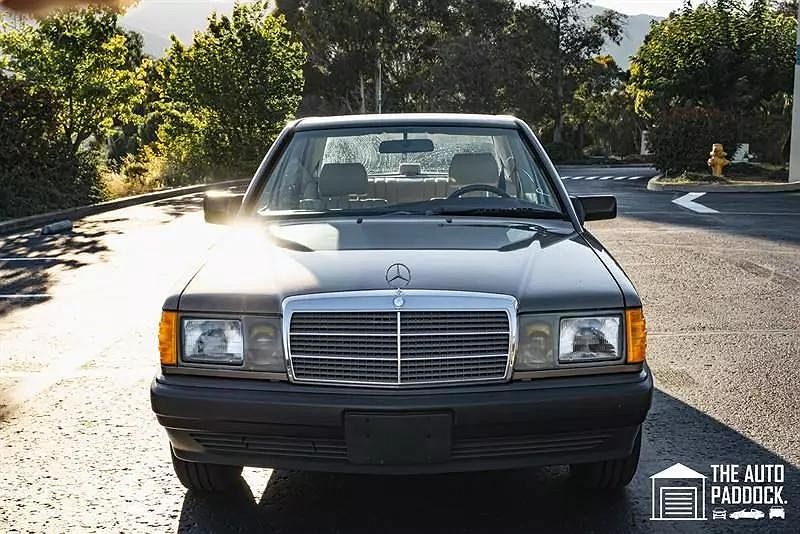 1987 Mercedes-Benz 190 E image 1