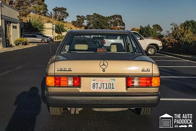 1987 Mercedes-Benz 190 E image 5