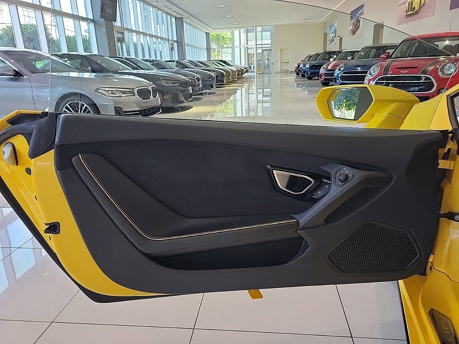 2020 Lamborghini Huracan null image 7