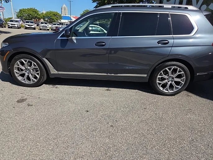 2022 BMW X7