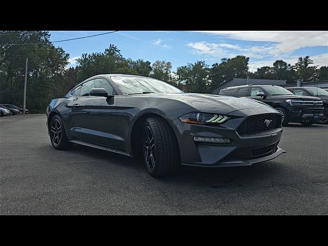 2018 Ford Mustang null image 2