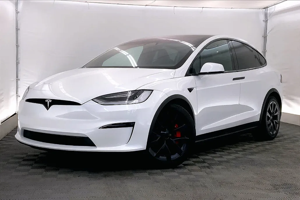 2023 Tesla Model X Plaid image 0