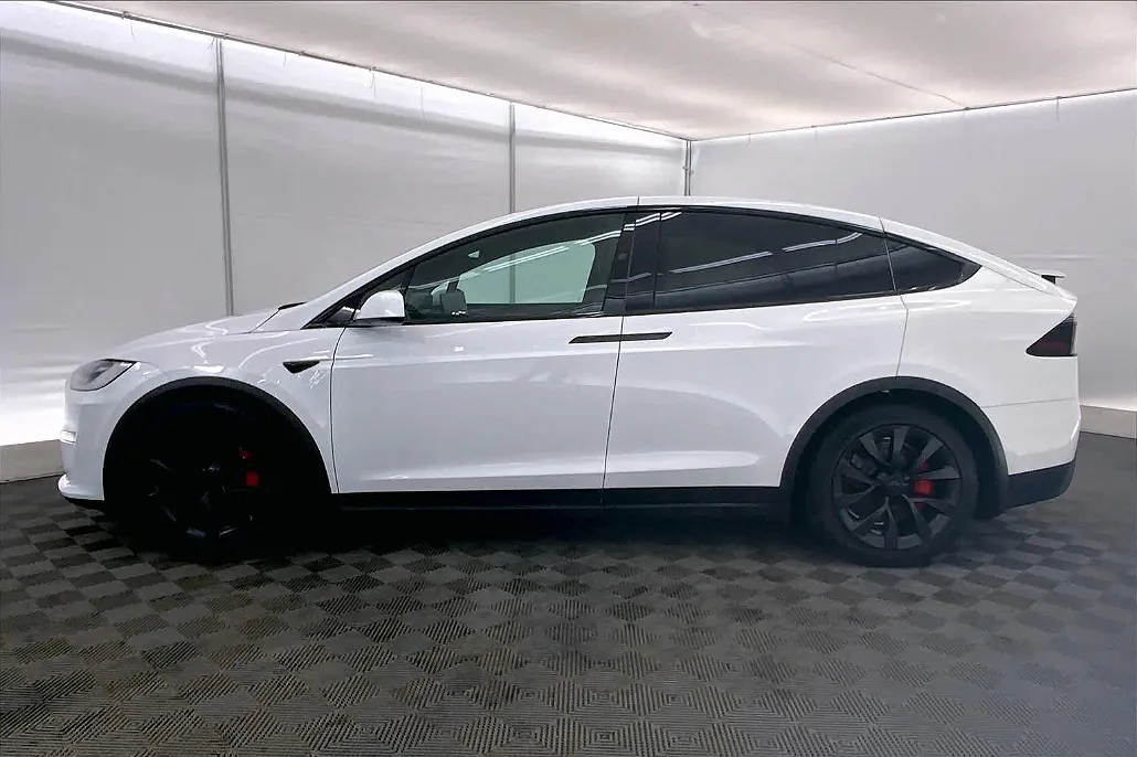 2023 Tesla Model X Plaid image 2