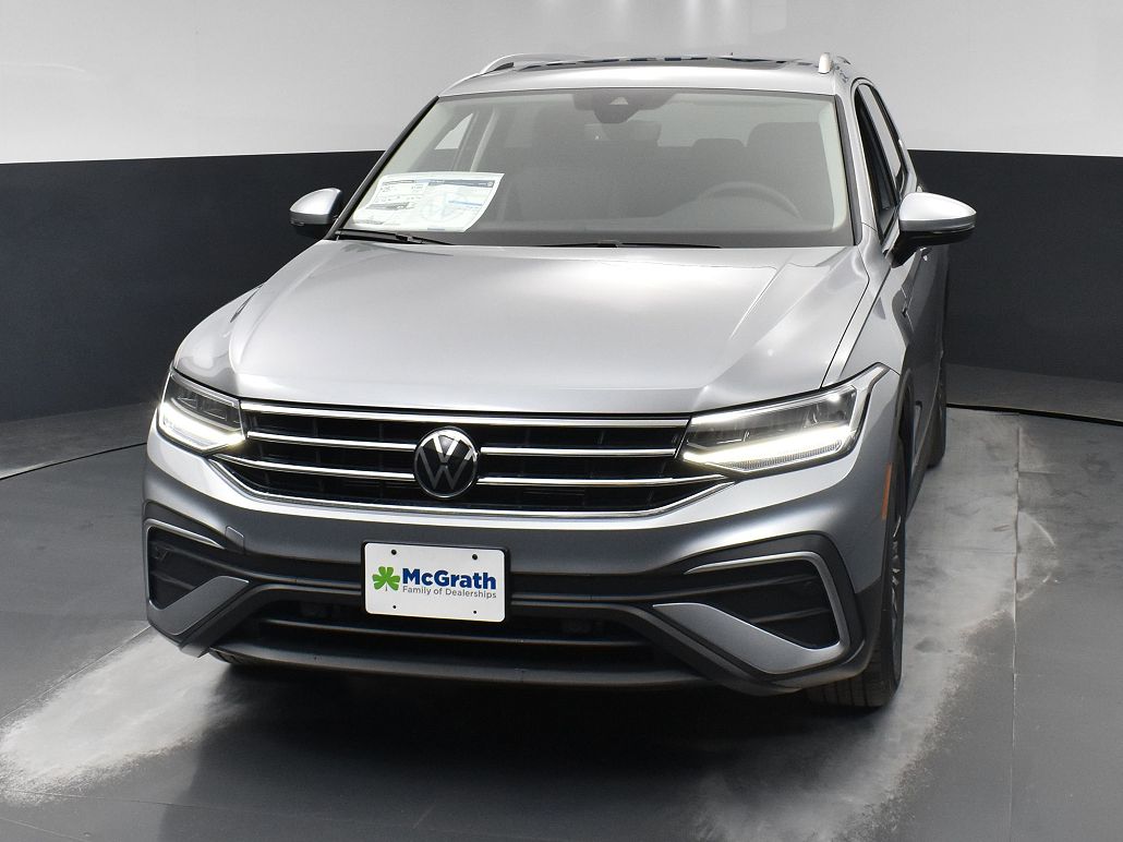 2024 Volkswagen Tiguan SE image 3
