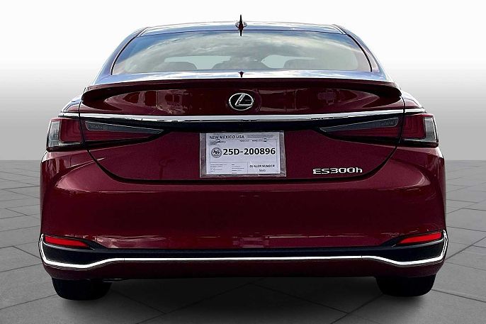 2025 Lexus ES