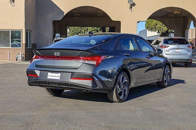 2025 Hyundai Elantra