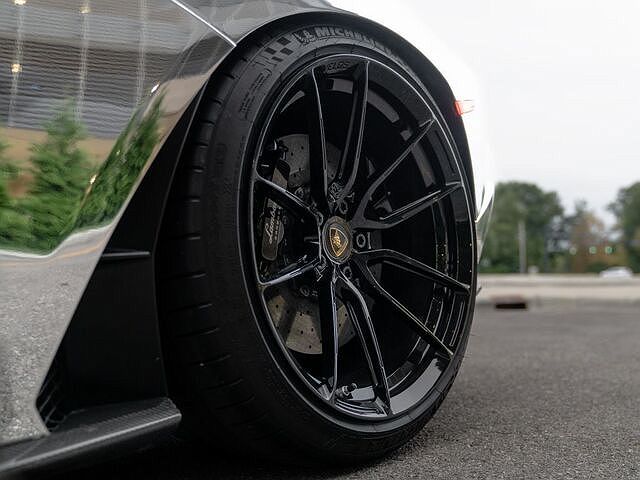 2018 Lamborghini Aventador S image 8