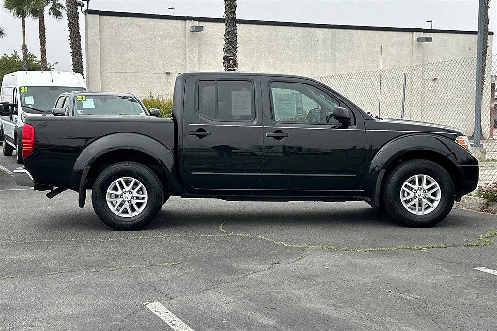 2020 Nissan Frontier SV image 1