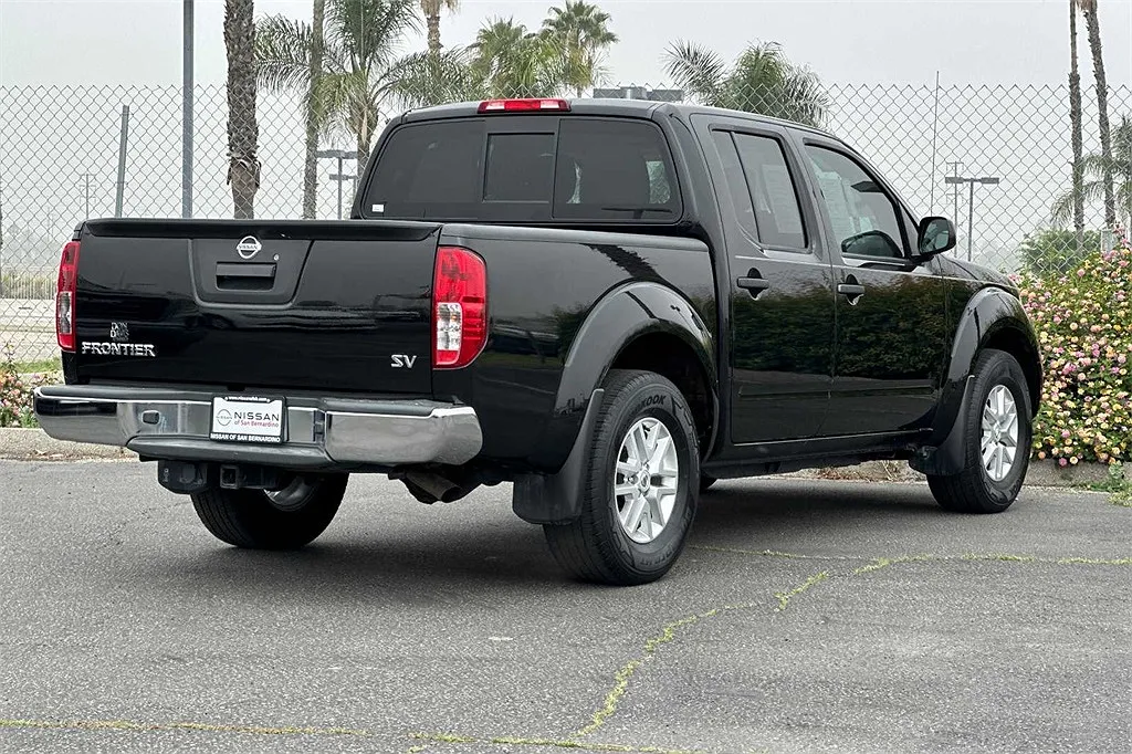 2020 Nissan Frontier SV image 2