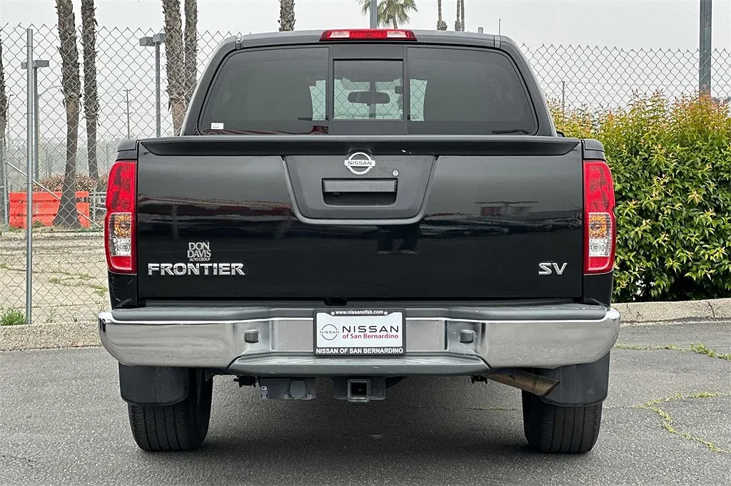 2020 Nissan Frontier SV image 3