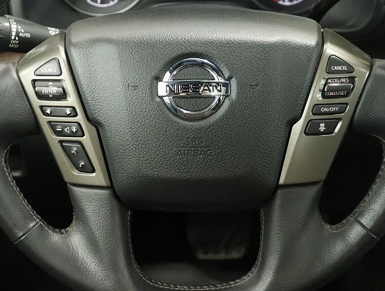 2022 Nissan Titan Platinum Reserve photo 11