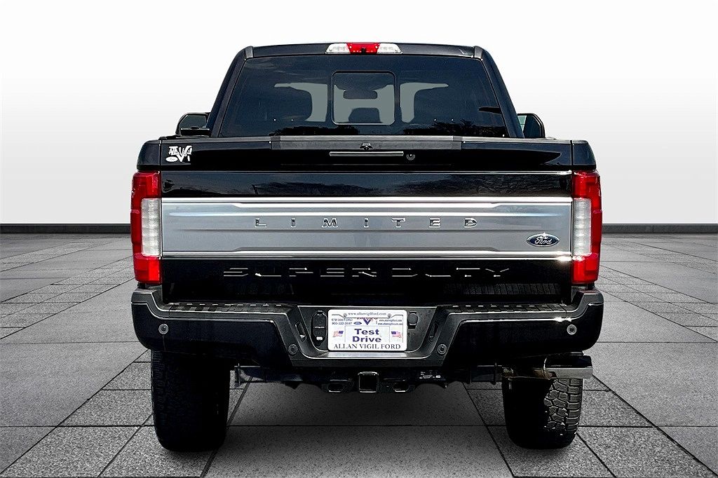 2019 Ford F-250 Limited image 3