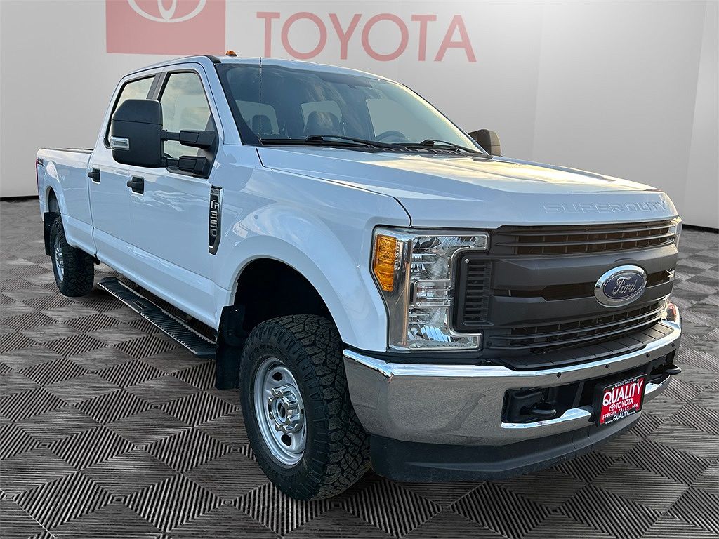 2017 Ford F-350 XL image 1