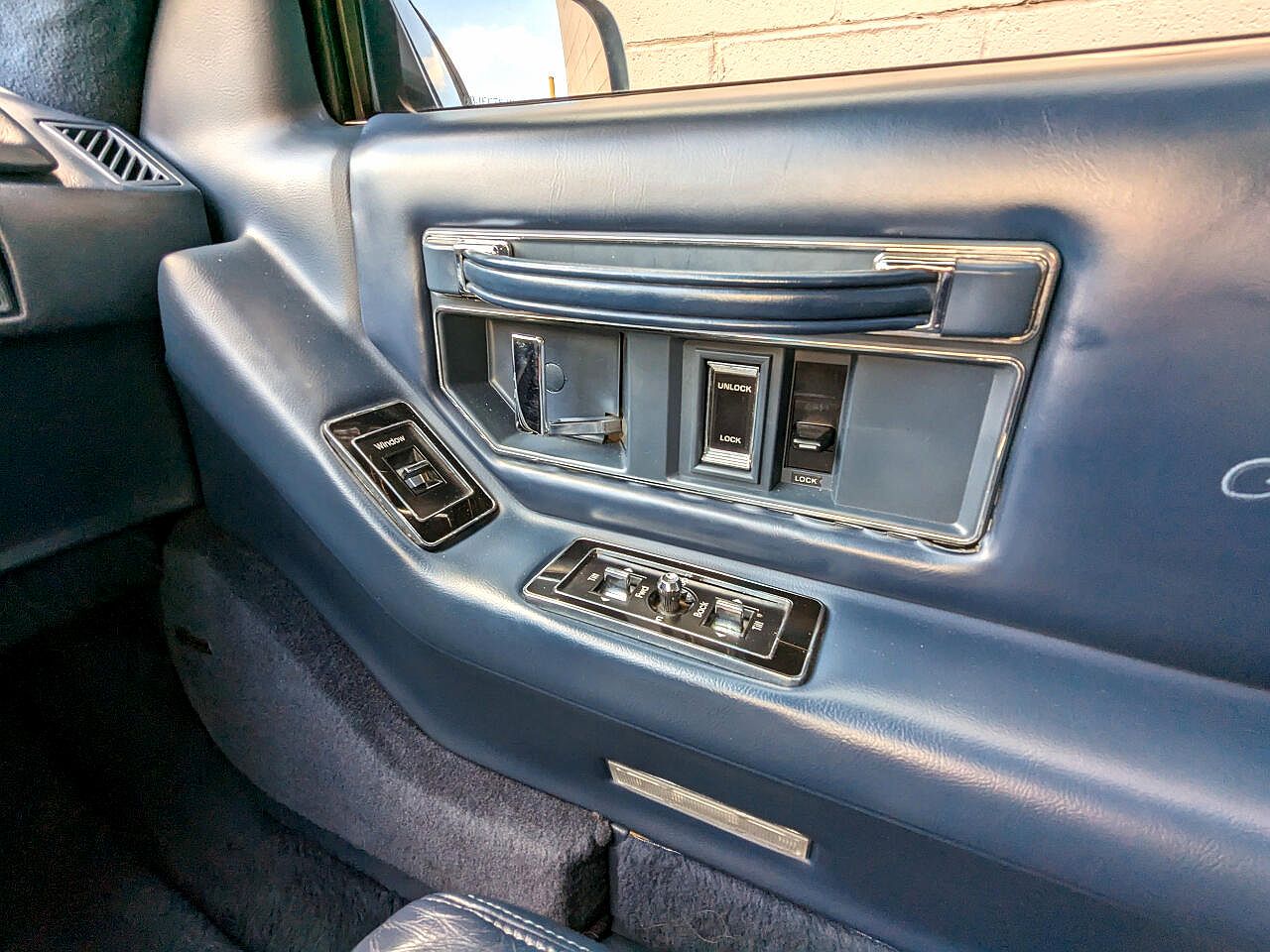 1991 Cadillac Seville null image 42