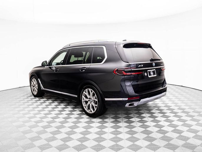 2023 BMW X7