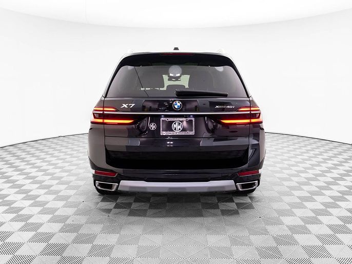 2023 BMW X7