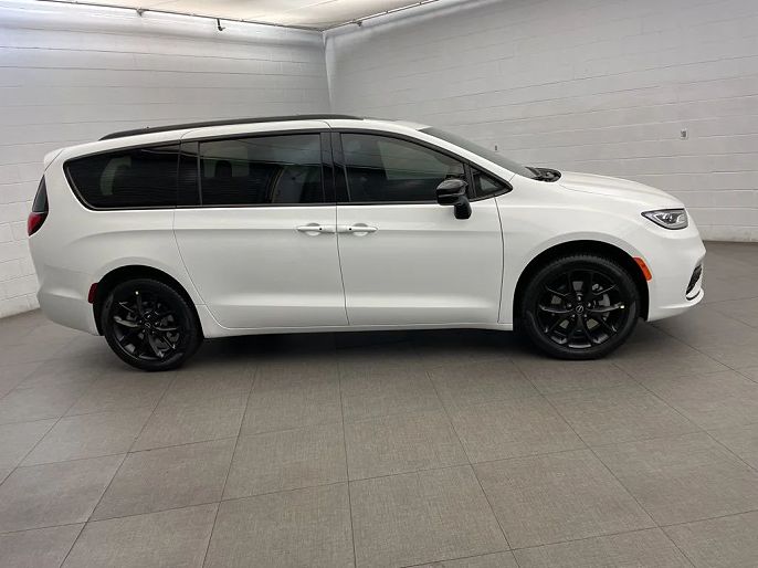 2026 Chrysler Pacifica