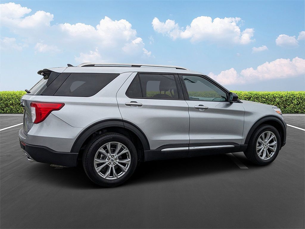2022 Ford Explorer Limited Edition image 2