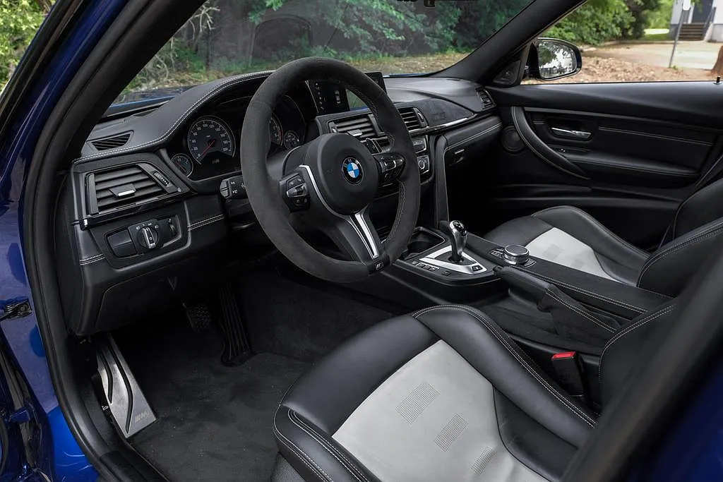 2018 BMW M3 CS image 2