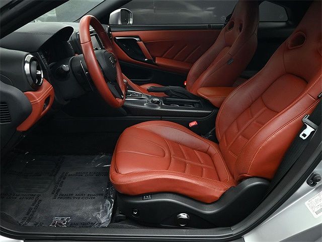 2021 Nissan GT-R Premium image 18