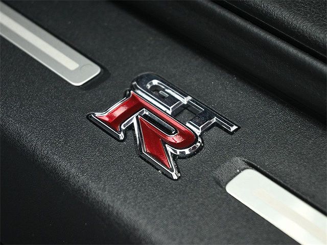 2021 Nissan GT-R Premium image 31