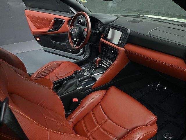 2021 Nissan GT-R Premium image 36