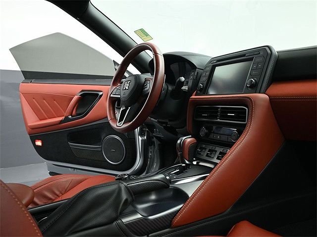 2021 Nissan GT-R Premium image 41