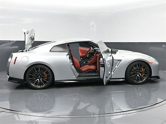 2021 Nissan GT-R Premium image 78