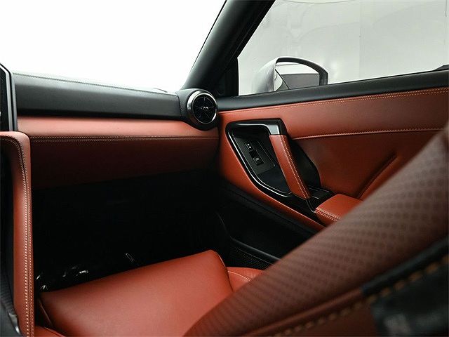 2021 Nissan GT-R Premium image 7