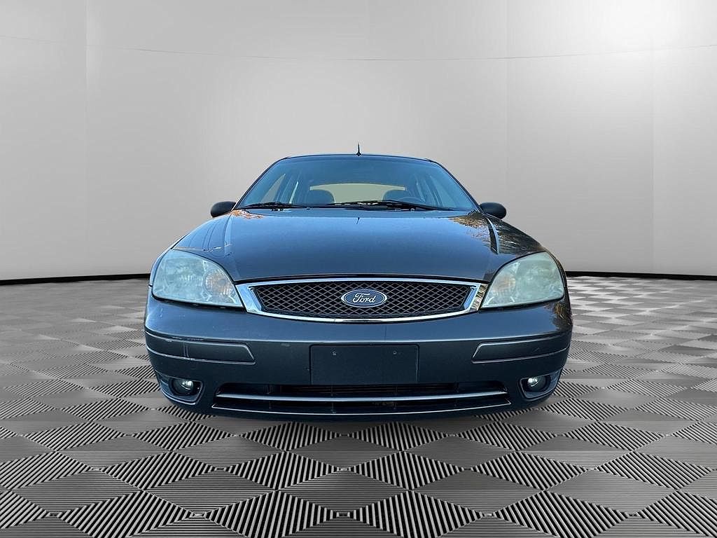 2007 Ford Focus SES image 2