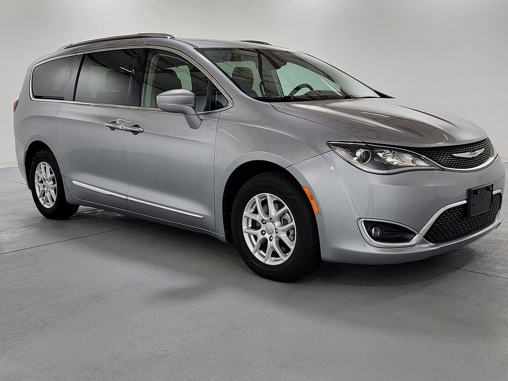 2020 Chrysler Pacifica Touring-L image 1
