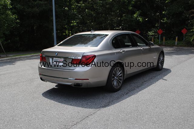 2014 BMW 7 Series 750Li image 2
