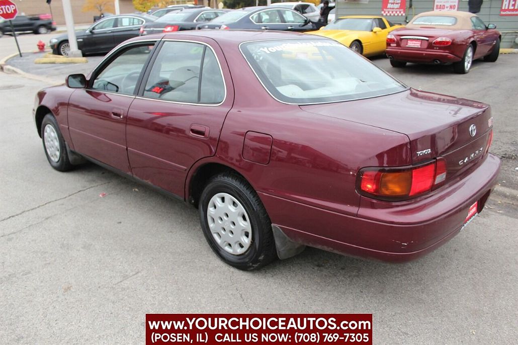 1996 Toyota Camry LE image 4