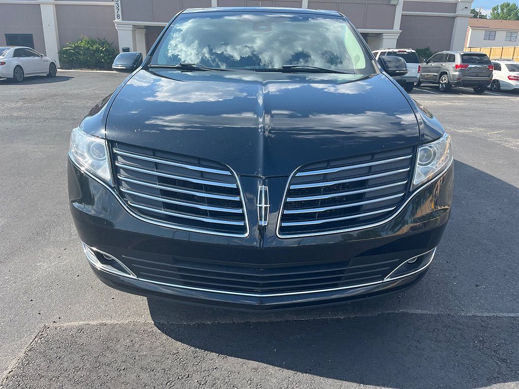2017 Lincoln MKT null image 1