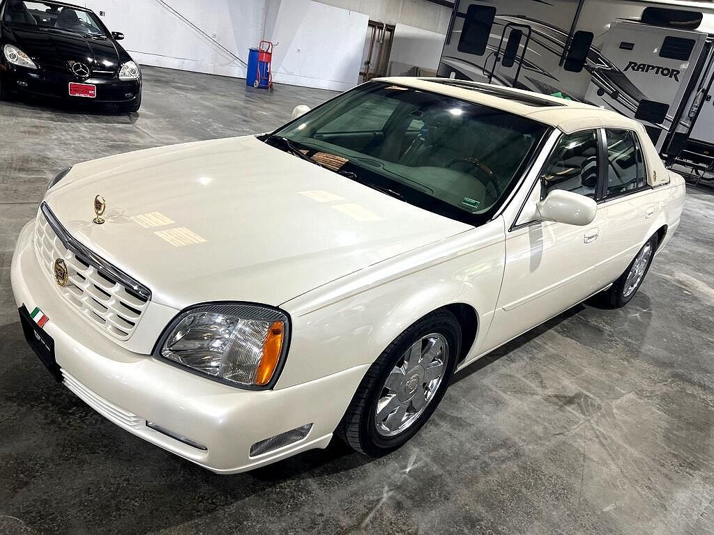 2003 Cadillac DeVille DTS image 1