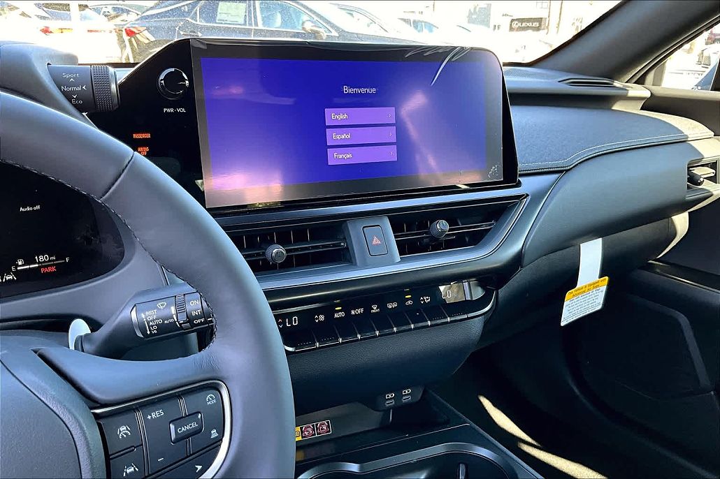 2025 Lexus UX 300h image 5