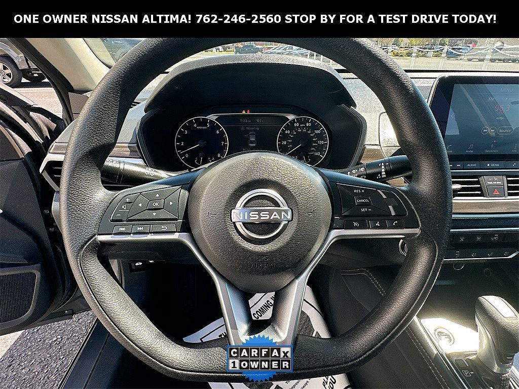 2023 Nissan Altima SV image 16