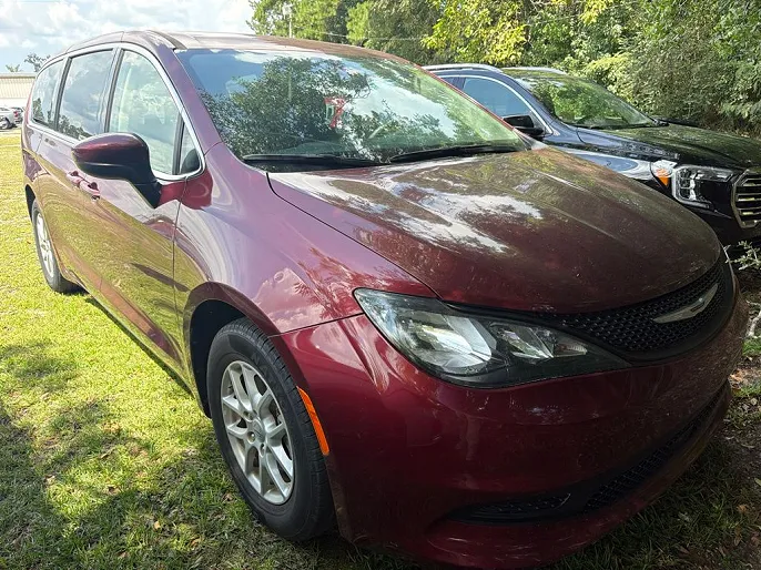 2022 Chrysler Voyager