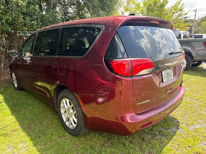 2022 Chrysler Voyager