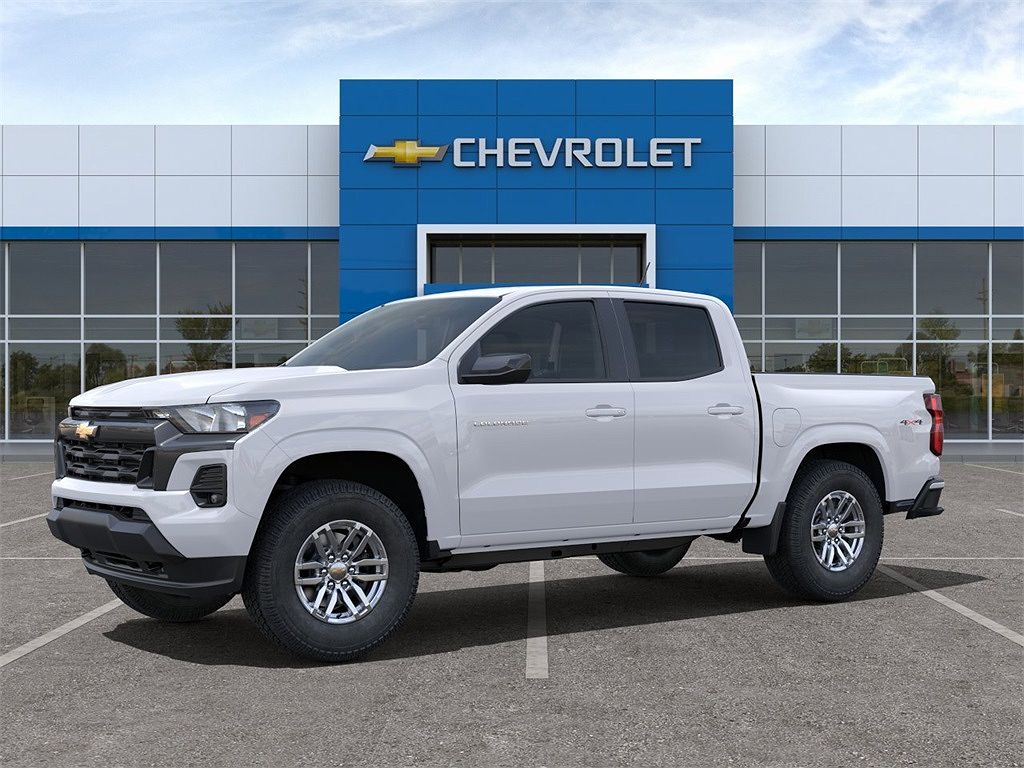 2024 Chevrolet Colorado LT image 1