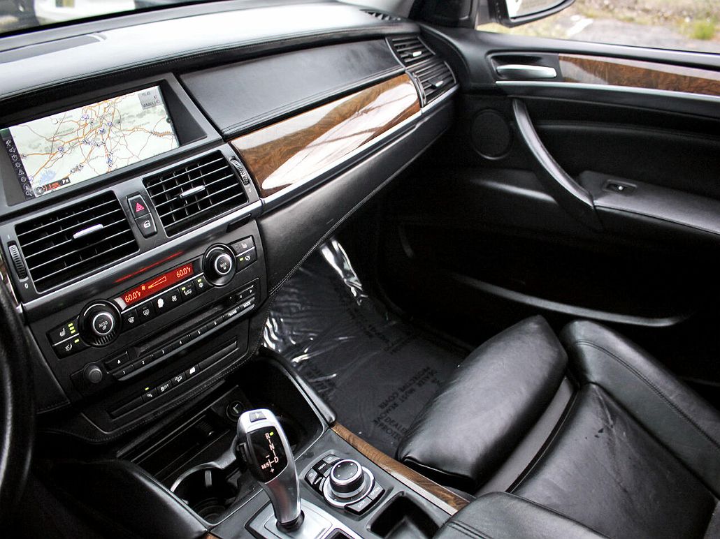 2011 BMW X6 xDrive35i image 5