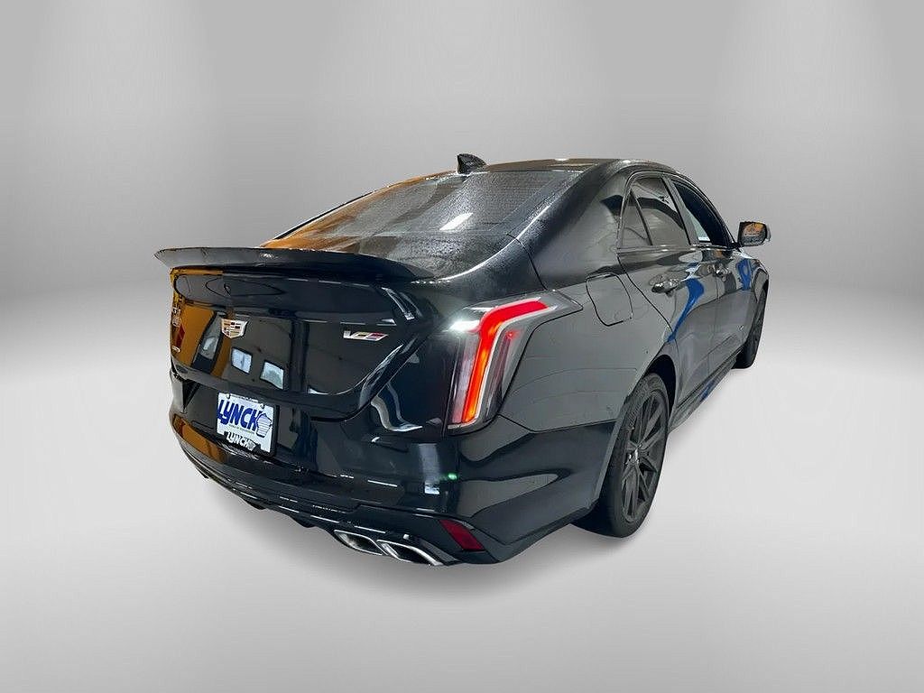 2022 Cadillac CT4 V image 4