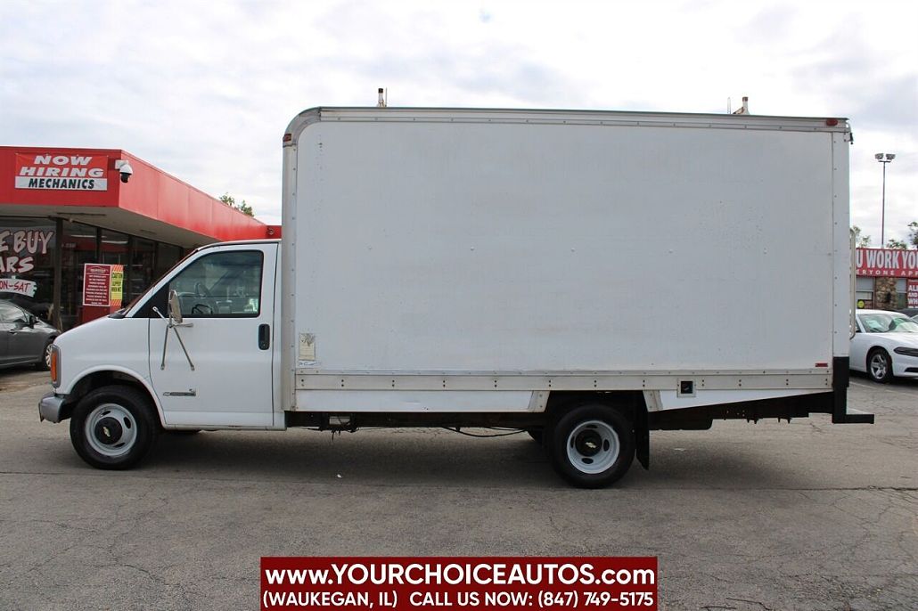 2002 Chevrolet Express 3500 image 1