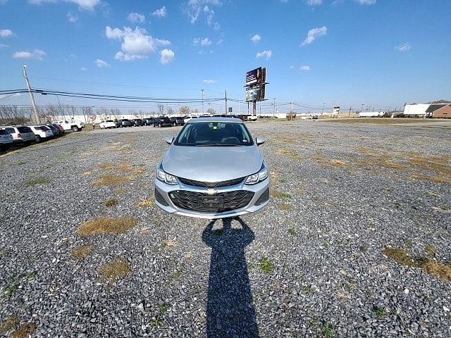 2019 Chevrolet Cruze LS image 2