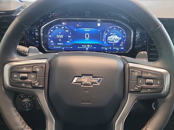 2025 Chevrolet Silverado 1500 RST photo 10