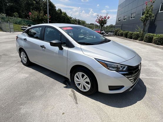 2025 Nissan Versa 1.6 S photo 11